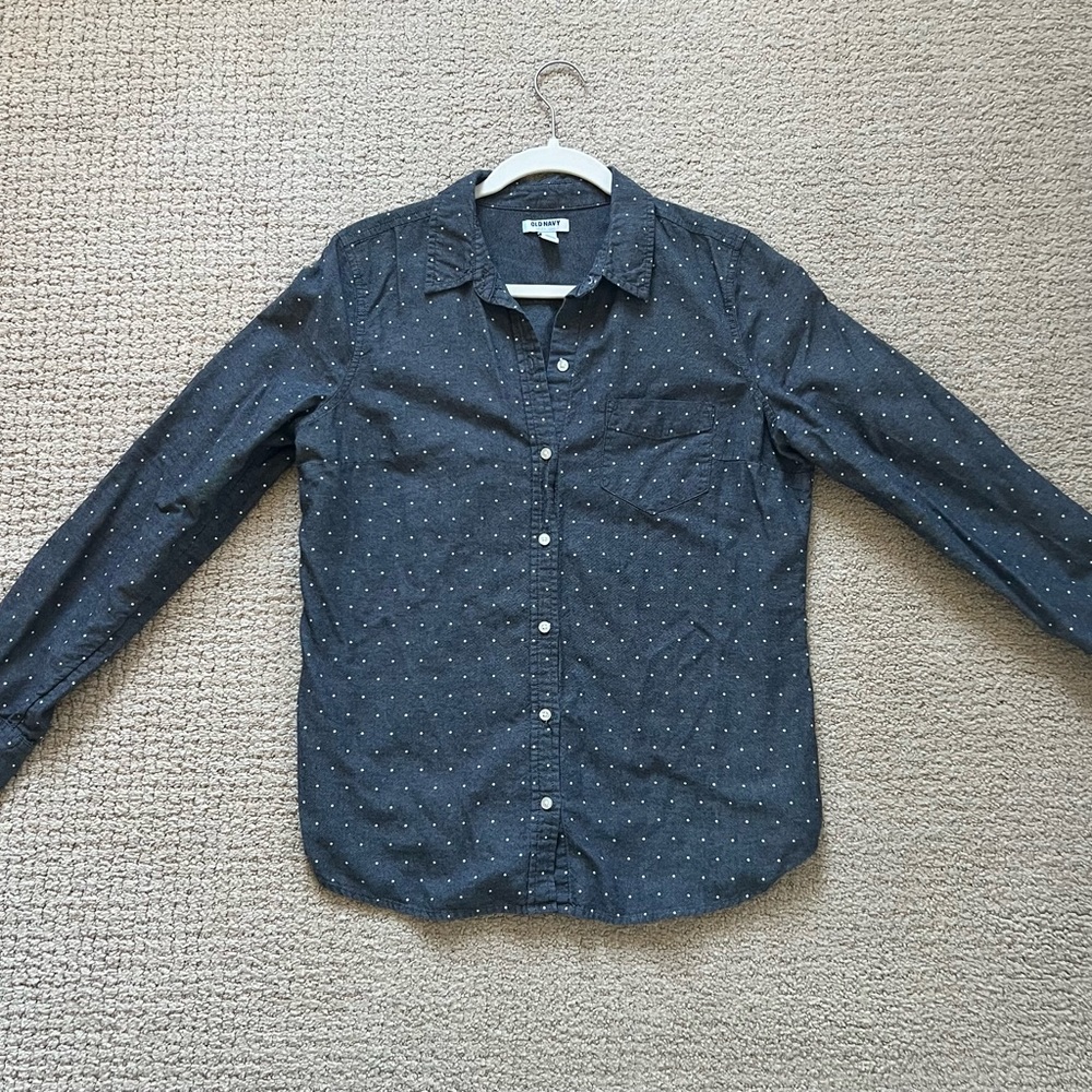 Grey Old Navy button down shirt with polka dots, Size Medium